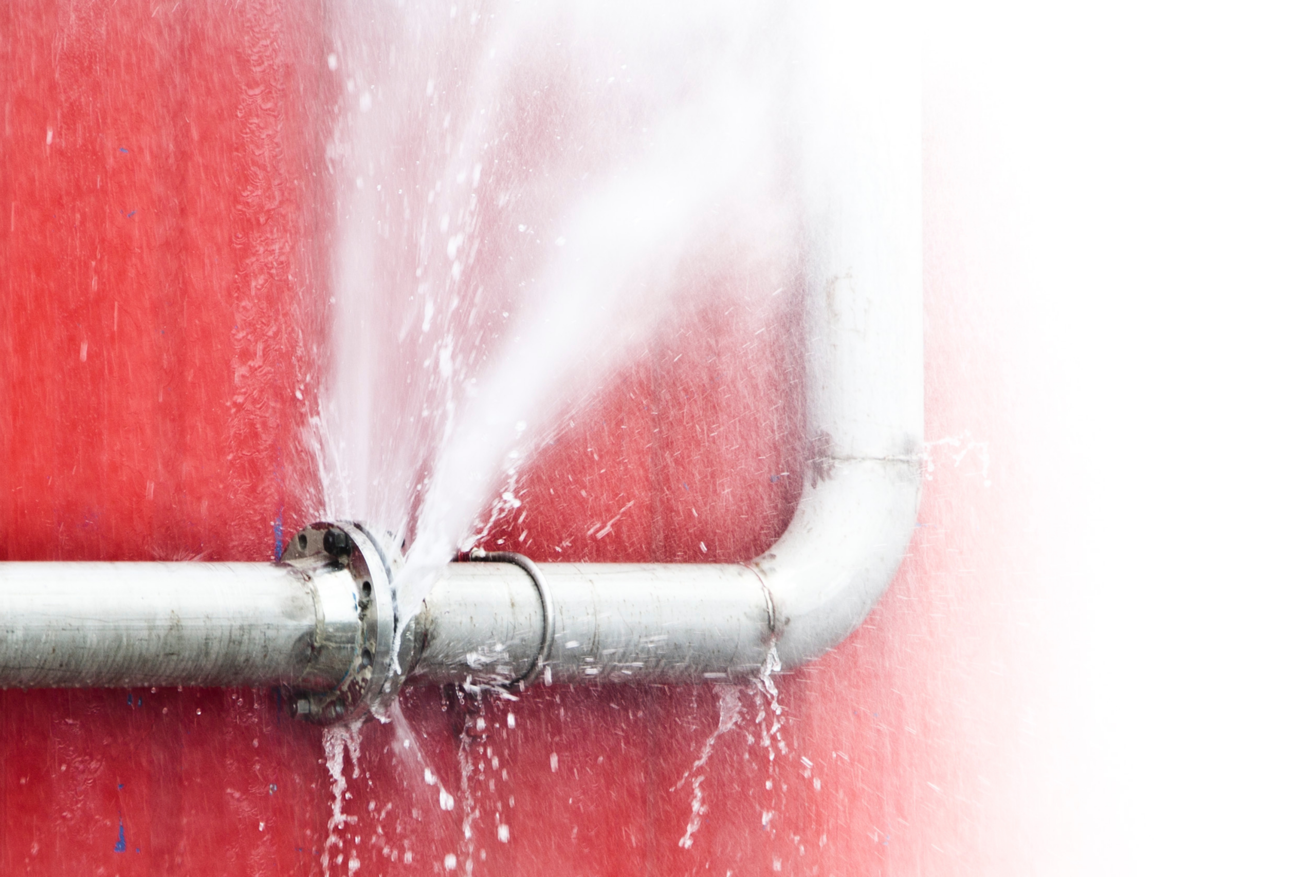 Why Winter Pipe Bursts Can Trigger Serious Mold Growth